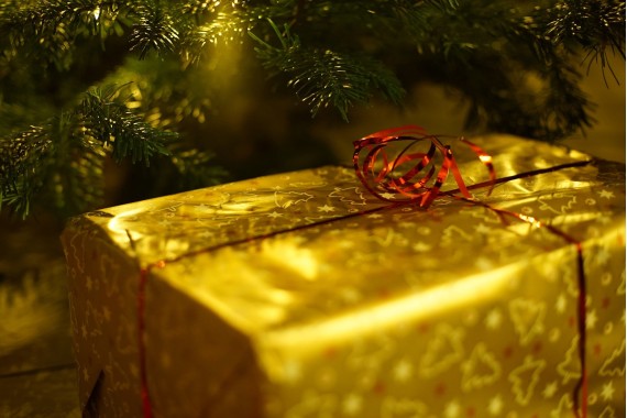 Cosa Regalare a un Anziano per Natale? Idee Utili e Affettuose